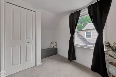 Bedroom - 951 Hampton, Grosse Pointe Woods, MI 48236 photo 5 of 8