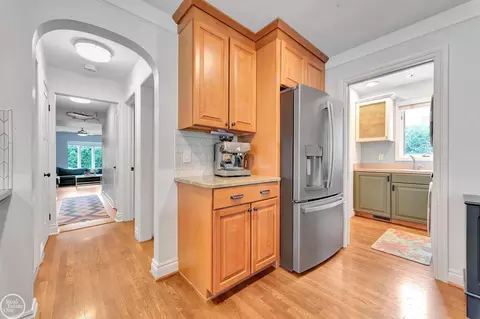 Entry Way - 951 Hampton, Grosse Pointe Woods, MI 48236 photo 1 of 10