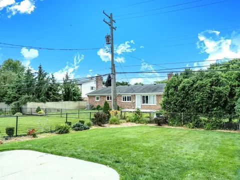 Exterior - 951 Hampton, Grosse Pointe Woods, MI 48236 photo 14 of 15
