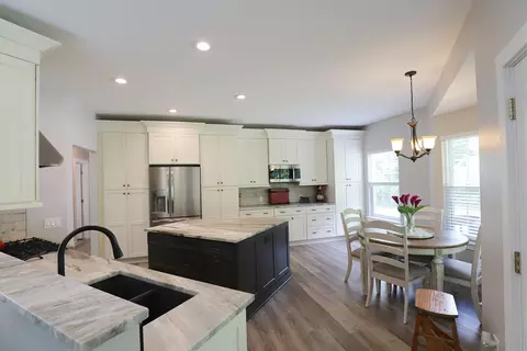 Kitchen - 485 Hut W, Flushing, MI 48433 photo 1 of 8