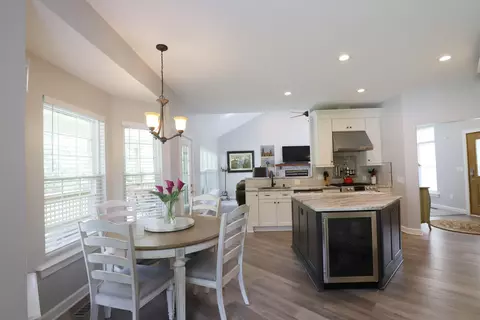Kitchen - 485 Hut W, Flushing, MI 48433 photo 7 of 8