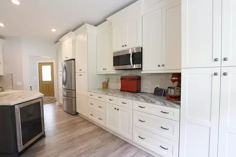 Kitchen - 485 Hut W, Flushing, MI 48433 photo 4 of 8
