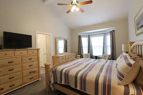 Bedroom - 485 Hut W, Flushing, MI 48433 photo 2 of 3