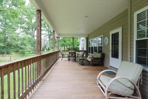 Exterior - 485 Hut W, Flushing, MI 48433 photo 4 of 10