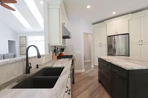 Kitchen - 485 Hut W, Flushing, MI 48433 photo 5 of 8