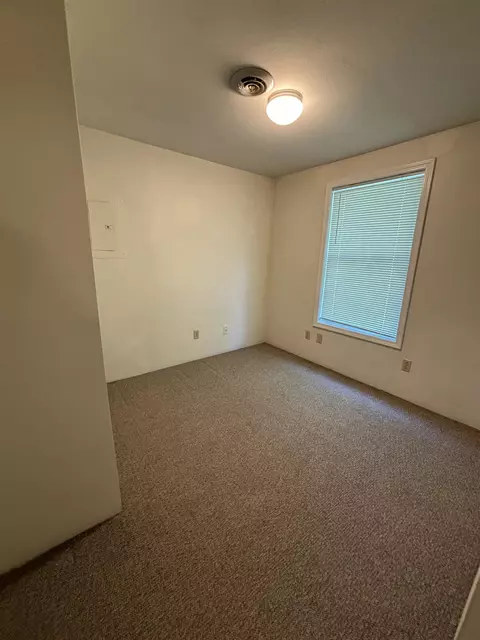 Bedroom - 321 Floyd, Farwell, MI 48622 photo 3 of 4
