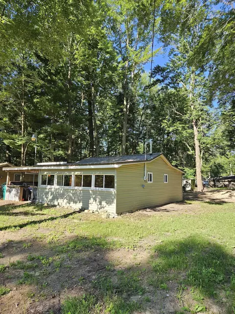 Exterior - 4863 Maplewood, Harrison, MI 48625 photo 3 of 4