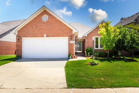 52538 Covecreek, Macomb, MI 48044