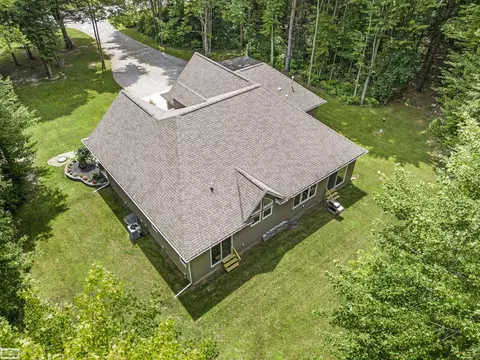2066 Natures Way, Saint Clair, MI 48079 photo 23