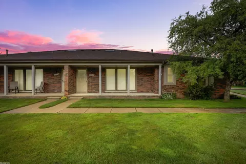 49542 Bishop UNIT 30  8, Shelby Township, MI 48316