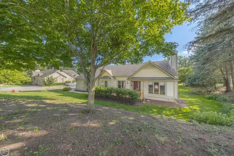 29486 Cove Crk #29, Farmington Hills, MI 48334