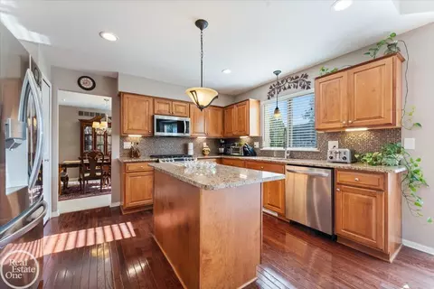 48548 Pin Oak, Macomb, MI 48044 photo 9