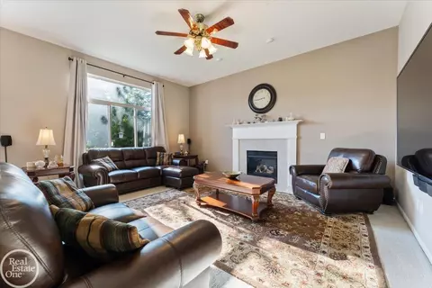 48548 Pin Oak, Macomb, MI 48044 photo 16