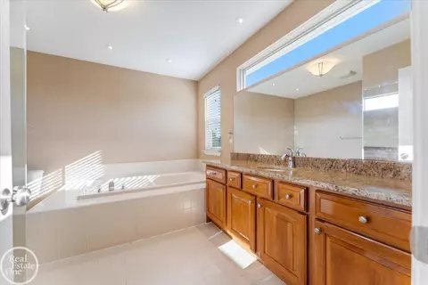 48548 Pin Oak, Macomb, MI 48044 photo 28