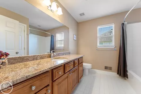 48548 Pin Oak, Macomb, MI 48044 photo 21