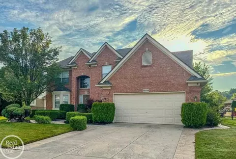 48548 Pin Oak, Macomb, MI 48044