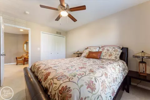 48548 Pin Oak, Macomb, MI 48044 photo 25