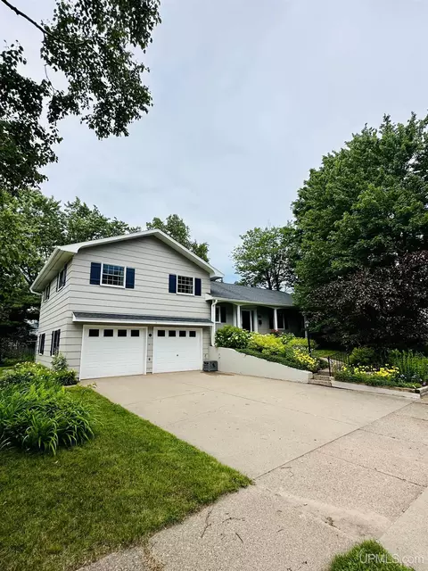 603 Mather, Ishpeming, MI 49849