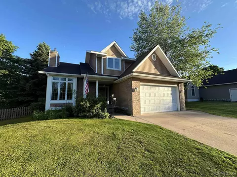 2083 Huron, Marquette, MI 49855
