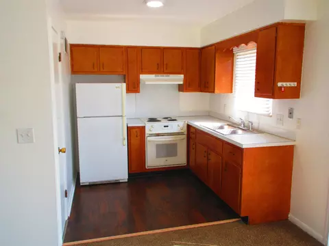 Kitchen - 3462 Ridgecliffe, Flint, MI 48532 photo 2 of 3
