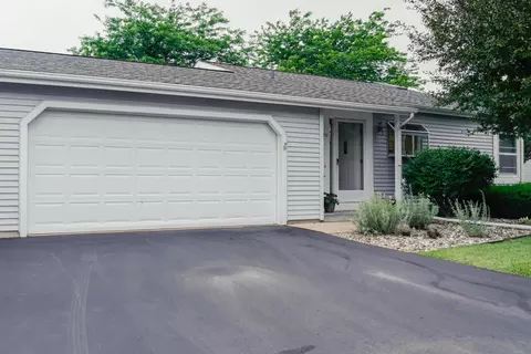 1111 Harbor Cv, Bay City, MI 48706