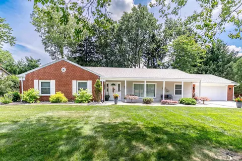 7082 Edinburgh, Lambertville, MI 48144