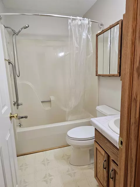 Bath - 7748 Riverview, Owosso, MI 48867 photo 1 of 2