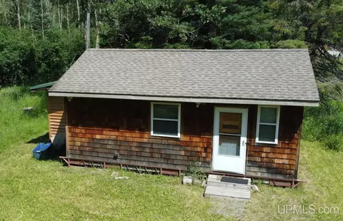 W8428 Us Highway 8, Pembine T-wi, WI 54156