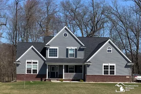 1176 Plum Grv, Monroe, MI 48161