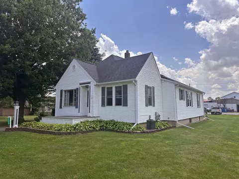 9502 Ash, New Lothrop, MI 48460