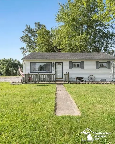 15517 Heide, Rockwood, MI 48173