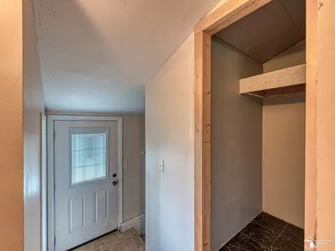 Entry Way - 12181 Oelke, Maybee, MI 48159 photo 2 of 2