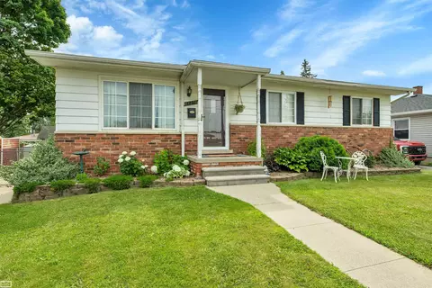 68256 Howard, Richmond, MI 48062
