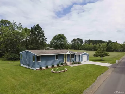 912 Forbes, Iron River, MI 49935