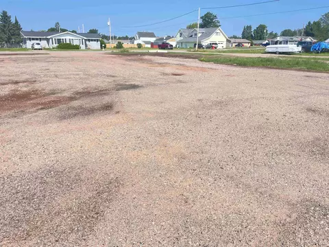 44 N 48 N Smith, Gwinn, MI 49841