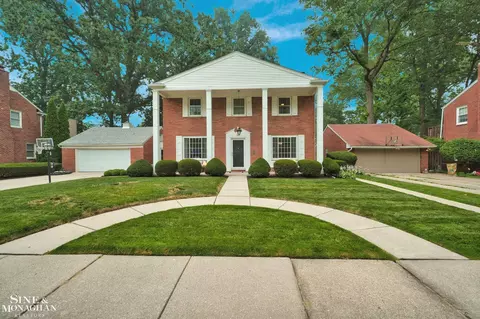 1886 Severn, Grosse Pointe Woods, MI 48236