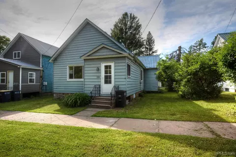 230 W Frederick, Ironwood, MI 49938