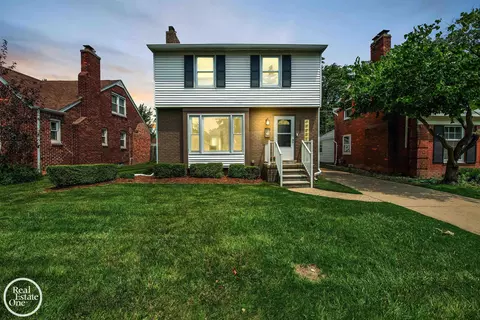 Exterior - 1258 Hampton, Grosse Pointe Woods, MI 48236 photo 3 of 6