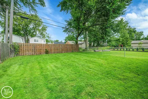 Exterior - 1258 Hampton, Grosse Pointe Woods, MI 48236 photo 5 of 6
