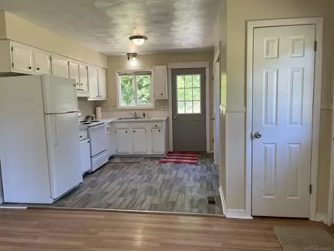 1814 E Willard, Lansing, MI 48910 photo 2