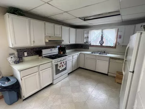 Kitchen - 9 2nd, South Range, MI 49963 photo 2 of 3