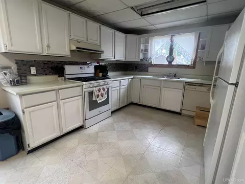 Kitchen - 9 2nd, South Range, MI 49963 photo 3 of 3