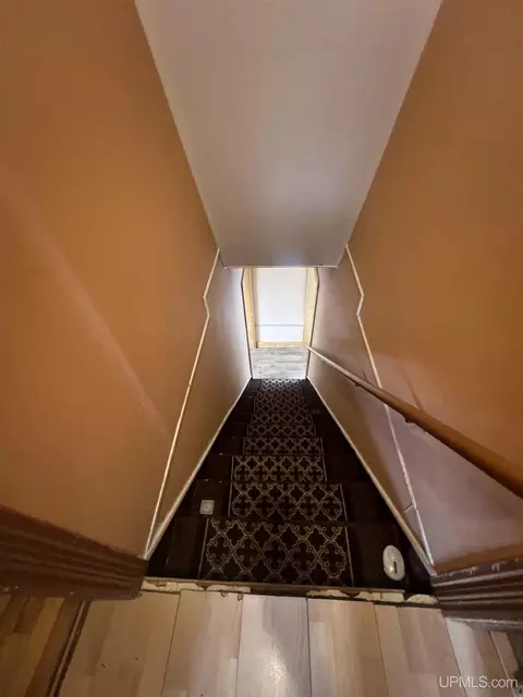 Entry Way - 9 2nd, South Range, MI 49963 photo 1 of 1