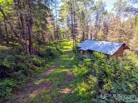 1303 Us141, Crystal Falls, MI 49920