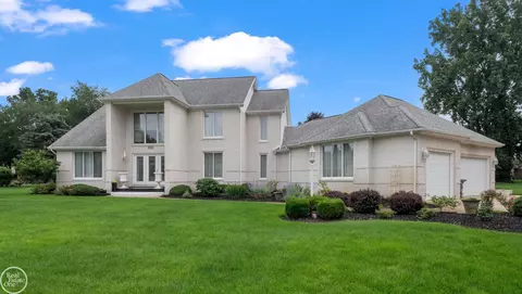61555 Country, Washington Township, MI 48094