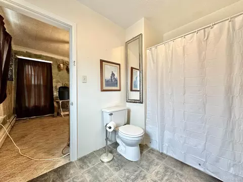 Bath - 512 S 13th, Escanaba, MI 49829 photo 4 of 6
