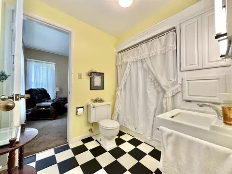 Bath - 512 S 13th, Escanaba, MI 49829 photo 2 of 6