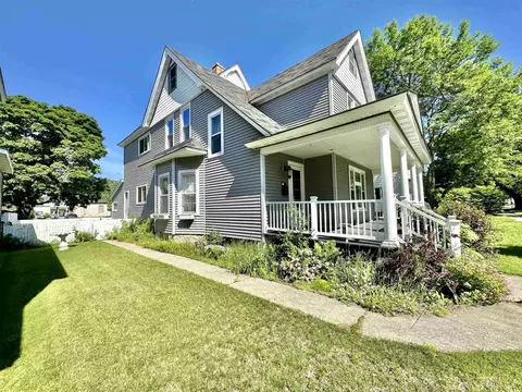 Exterior - 512 S 13th, Escanaba, MI 49829 photo 5 of 9