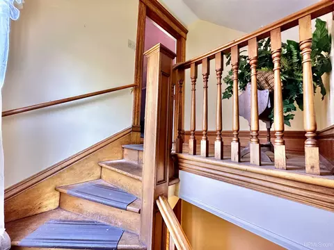 Entry Way - 512 S 13th, Escanaba, MI 49829 photo 2 of 4