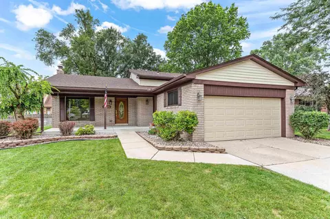 21952 Hall, Trenton, MI 48183